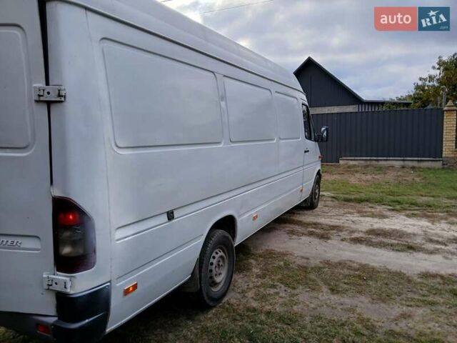Белый Мерседес Sprinter, объемом двигателя 2.2 л и пробегом 308 тыс. км за 8300 $, фото 1 на Automoto.ua
