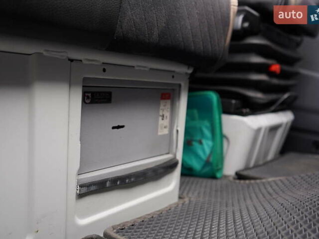 Белый Мерседес Sprinter, объемом двигателя 2.1 л и пробегом 480 тыс. км за 13500 $, фото 46 на Automoto.ua
