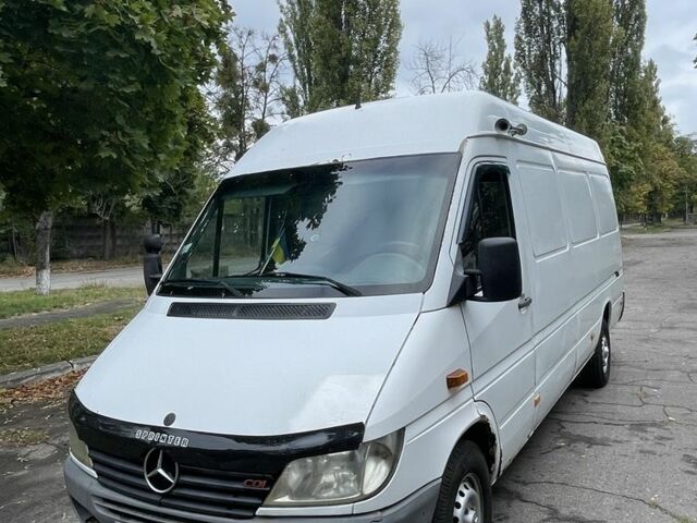 Белый Мерседес Sprinter, объемом двигателя 2.1 л и пробегом 387 тыс. км за 7500 $, фото 1 на Automoto.ua