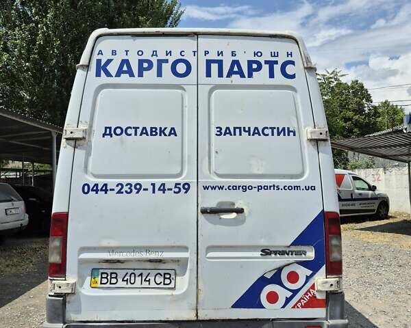 Белый Мерседес Sprinter, объемом двигателя 2.7 л и пробегом 435 тыс. км за 7100 $, фото 7 на Automoto.ua
