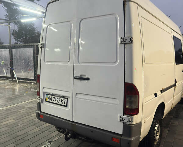 Белый Мерседес Sprinter, объемом двигателя 2 л и пробегом 510 тыс. км за 4100 $, фото 12 на Automoto.ua