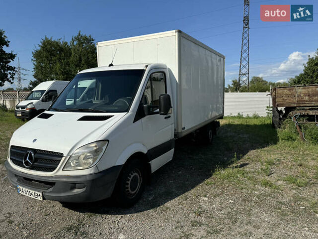 Белый Мерседес Sprinter, объемом двигателя 2.15 л и пробегом 415 тыс. км за 11500 $, фото 3 на Automoto.ua