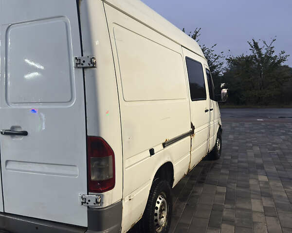 Белый Мерседес Sprinter, объемом двигателя 2 л и пробегом 510 тыс. км за 4100 $, фото 11 на Automoto.ua