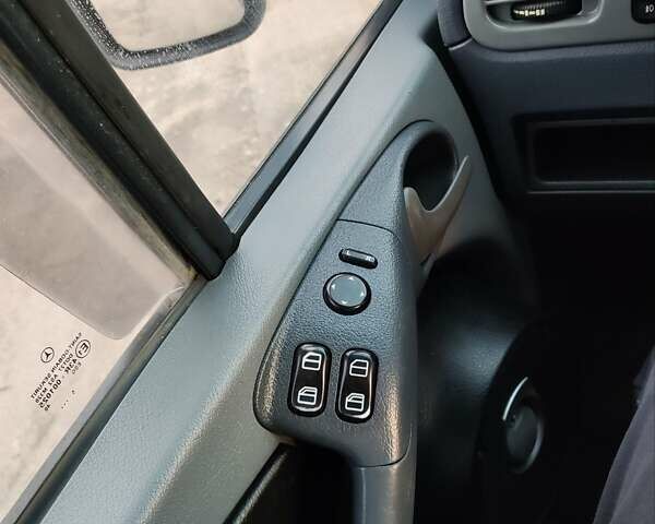 Білий Мерседес Sprinter, об'ємом двигуна 2.15 л та пробігом 280 тис. км за 7000 $, фото 13 на Automoto.ua