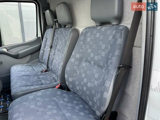 Белый Мерседес Sprinter, объемом двигателя 2.7 л и пробегом 162 тыс. км за 15300 $, фото 22 на Automoto.ua