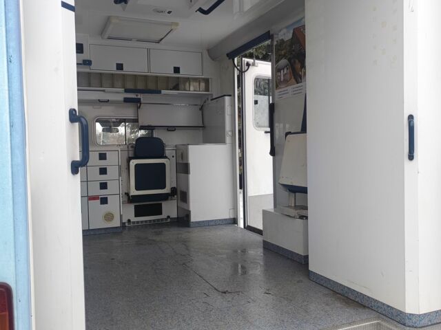 Белый Мерседес Sprinter, объемом двигателя 0 л и пробегом 375 тыс. км за 5000 $, фото 12 на Automoto.ua