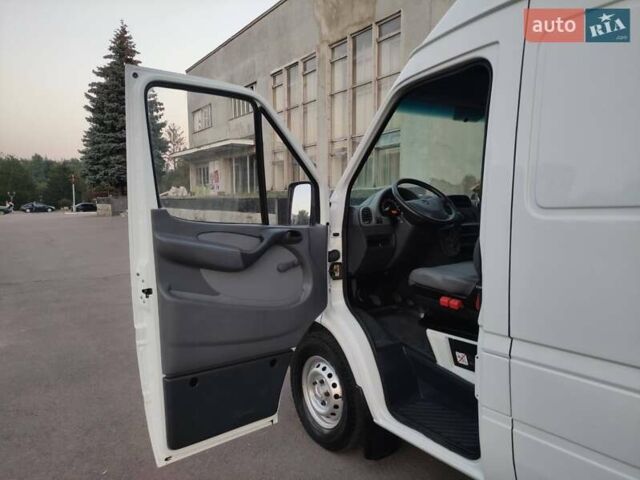 Белый Мерседес Sprinter, объемом двигателя 0 л и пробегом 257 тыс. км за 14900 $, фото 7 на Automoto.ua