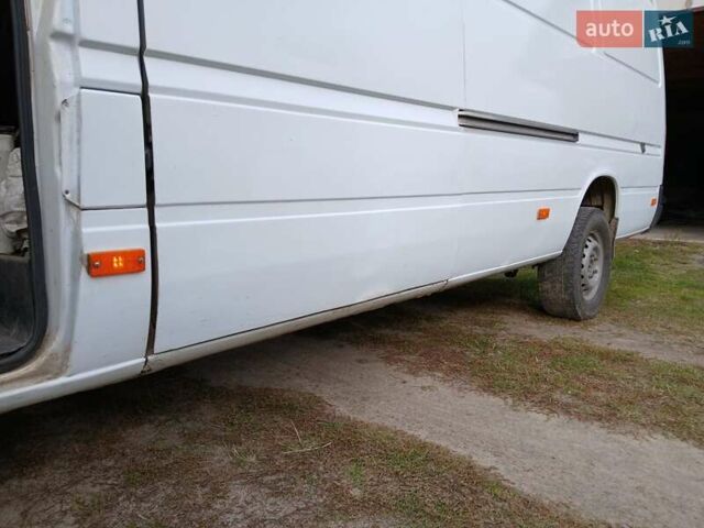 Белый Мерседес Sprinter, объемом двигателя 2.2 л и пробегом 308 тыс. км за 8300 $, фото 14 на Automoto.ua
