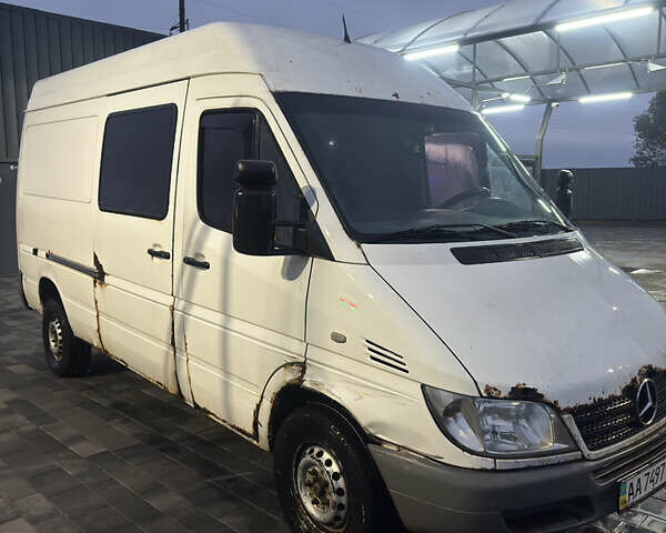 Белый Мерседес Sprinter, объемом двигателя 2 л и пробегом 510 тыс. км за 4100 $, фото 1 на Automoto.ua