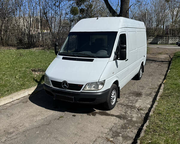 Белый Мерседес Sprinter, объемом двигателя 2.2 л и пробегом 700 тыс. км за 9800 $, фото 11 на Automoto.ua