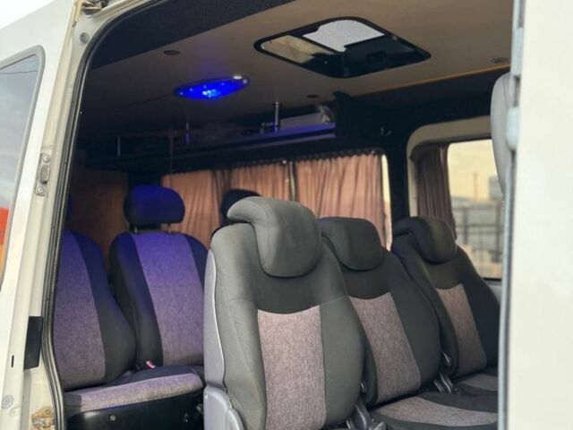 Белый Мерседес Sprinter, объемом двигателя 2.1 л и пробегом 555 тыс. км за 7500 $, фото 4 на Automoto.ua