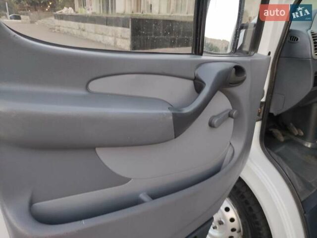 Белый Мерседес Sprinter, объемом двигателя 0 л и пробегом 257 тыс. км за 14900 $, фото 9 на Automoto.ua