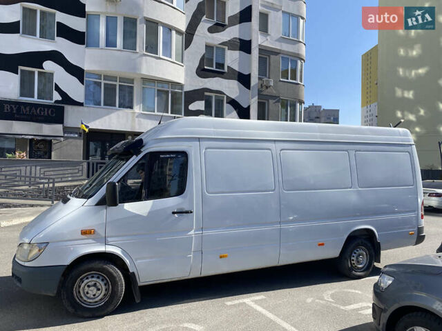 Белый Мерседес Sprinter, объемом двигателя 2.2 л и пробегом 335 тыс. км за 11000 $, фото 4 на Automoto.ua