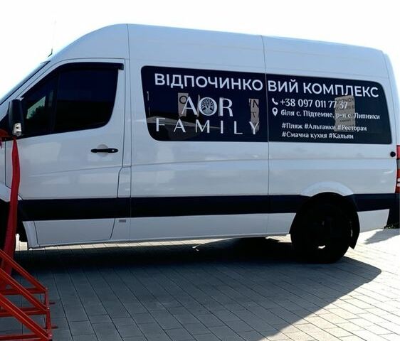 Белый Мерседес Sprinter, объемом двигателя 2.1 л и пробегом 540 тыс. км за 11300 $, фото 2 на Automoto.ua