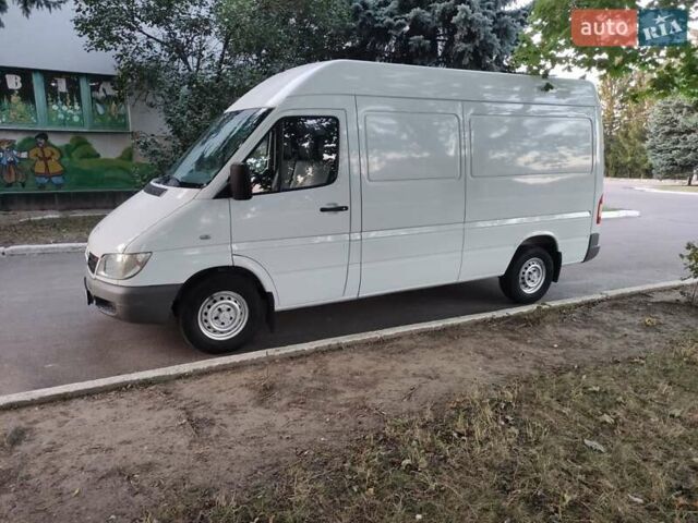 Белый Мерседес Sprinter, объемом двигателя 0 л и пробегом 277 тыс. км за 15300 $, фото 10 на Automoto.ua