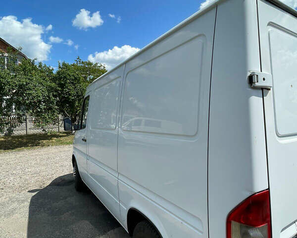 Білий Мерседес Sprinter, об'ємом двигуна 2.2 л та пробігом 550 тис. км за 9000 $, фото 5 на Automoto.ua