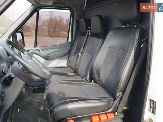 Белый Мерседес Sprinter, объемом двигателя 2.1 л и пробегом 480 тыс. км за 13500 $, фото 29 на Automoto.ua