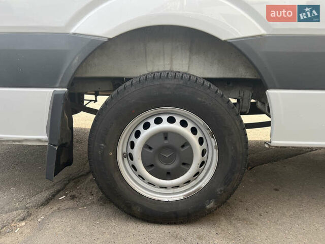 Білий Мерседес Sprinter, об'ємом двигуна 2.2 л та пробігом 378 тис. км за 11800 $, фото 31 на Automoto.ua