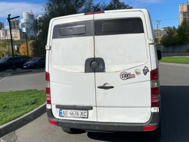 Белый Мерседес Sprinter, объемом двигателя 2.1 л и пробегом 608 тыс. км за 9200 $, фото 3 на Automoto.ua