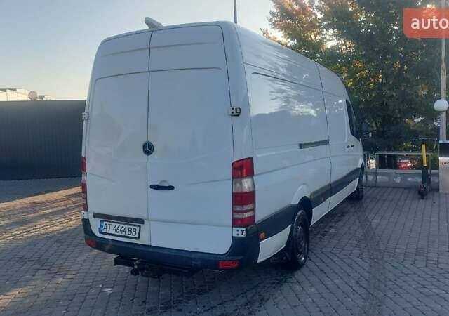 Белый Мерседес Sprinter, объемом двигателя 2.1 л и пробегом 359 тыс. км за 11900 $, фото 1 на Automoto.ua