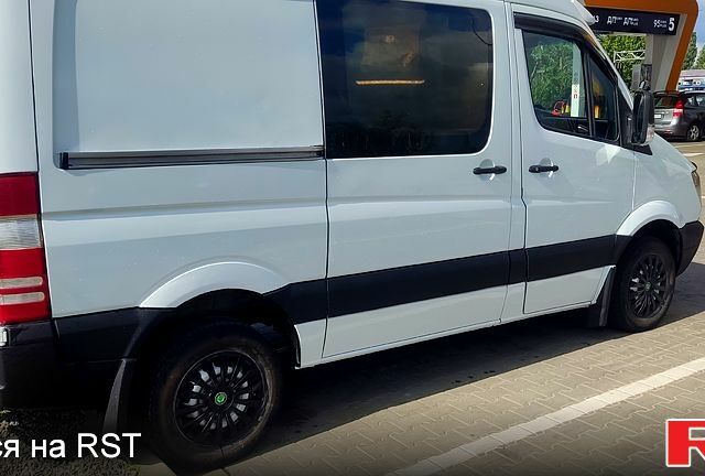 Белый Мерседес Sprinter, объемом двигателя 2.1 л и пробегом 397 тыс. км за 11700 $, фото 4 на Automoto.ua