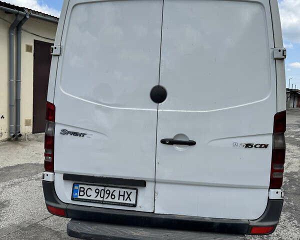 Белый Мерседес Sprinter, объемом двигателя 2.15 л и пробегом 696 тыс. км за 10500 $, фото 3 на Automoto.ua