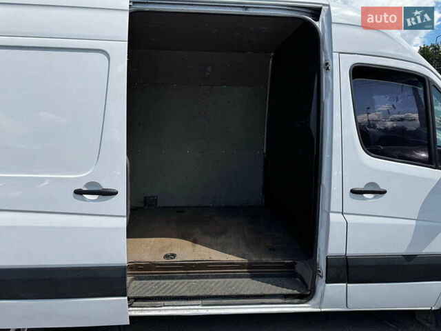 Белый Мерседес Sprinter, объемом двигателя 2.2 л и пробегом 490 тыс. км за 10430 $, фото 9 на Automoto.ua