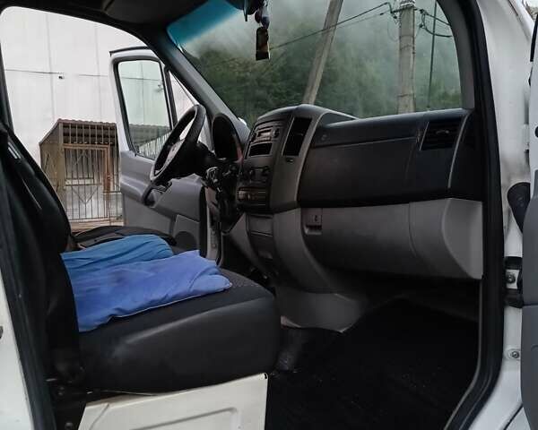 Белый Мерседес Sprinter, объемом двигателя 2.15 л и пробегом 360 тыс. км за 8500 $, фото 33 на Automoto.ua