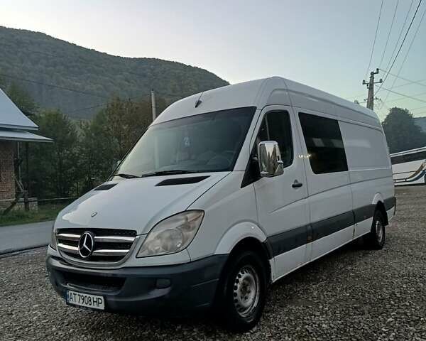 Белый Мерседес Sprinter, объемом двигателя 2.15 л и пробегом 360 тыс. км за 8500 $, фото 1 на Automoto.ua