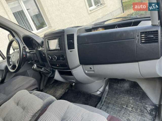 Белый Мерседес Sprinter, объемом двигателя 2.15 л и пробегом 510 тыс. км за 9800 $, фото 11 на Automoto.ua