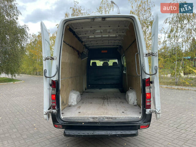 Белый Мерседес Sprinter, объемом двигателя 2.2 л и пробегом 350 тыс. км за 10999 $, фото 10 на Automoto.ua