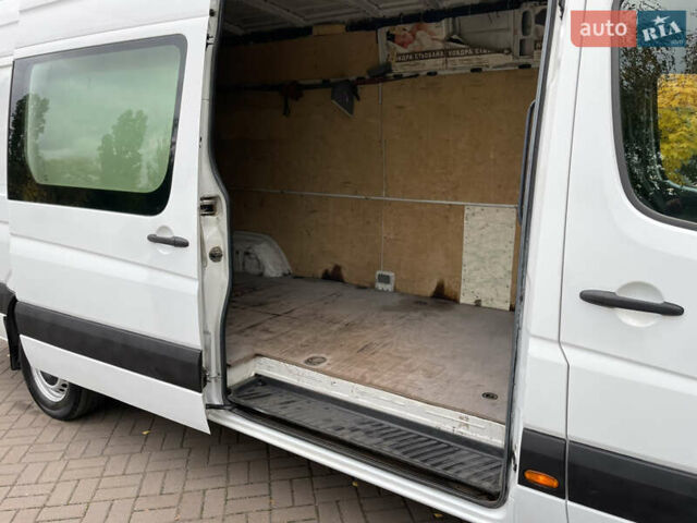 Белый Мерседес Sprinter, объемом двигателя 2.2 л и пробегом 350 тыс. км за 10999 $, фото 14 на Automoto.ua