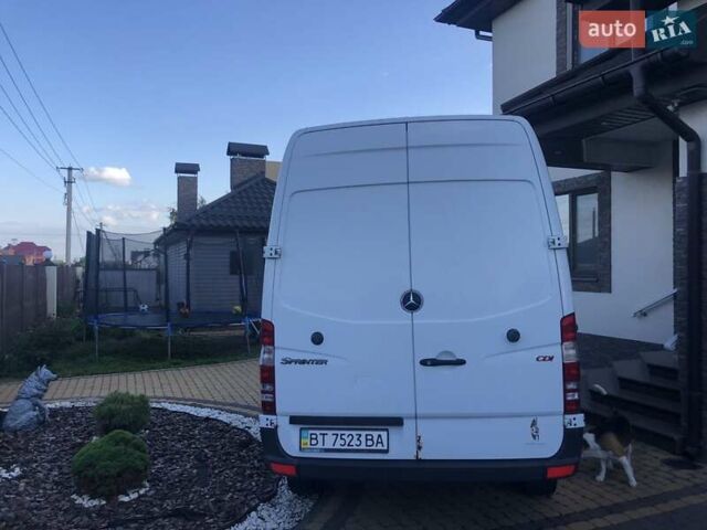 Белый Мерседес Sprinter, объемом двигателя 2.1 л и пробегом 450 тыс. км за 9000 $, фото 3 на Automoto.ua