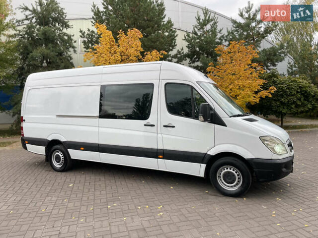 Белый Мерседес Sprinter, объемом двигателя 2.2 л и пробегом 350 тыс. км за 10999 $, фото 2 на Automoto.ua