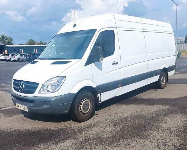 Белый Мерседес Sprinter, объемом двигателя 2.15 л и пробегом 434 тыс. км за 10500 $, фото 1 на Automoto.ua