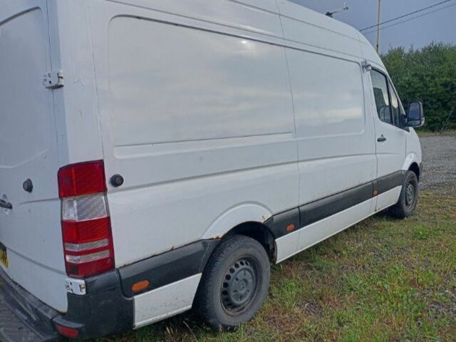 Білий Мерседес Sprinter, об'ємом двигуна 2.2 л та пробігом 450 тис. км за 5624 $, фото 1 на Automoto.ua