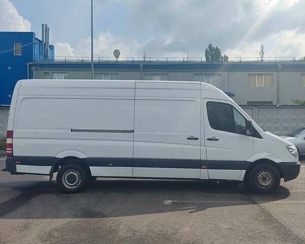 Белый Мерседес Sprinter, объемом двигателя 2.15 л и пробегом 434 тыс. км за 10500 $, фото 6 на Automoto.ua