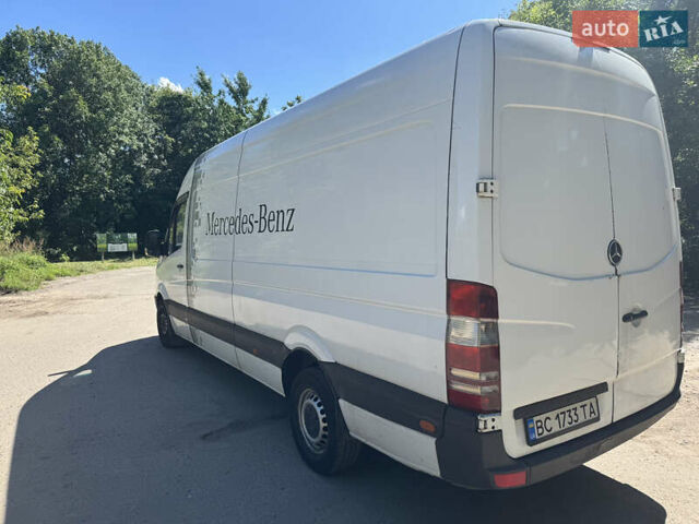 Белый Мерседес Sprinter, объемом двигателя 2.1 л и пробегом 637 тыс. км за 10500 $, фото 3 на Automoto.ua