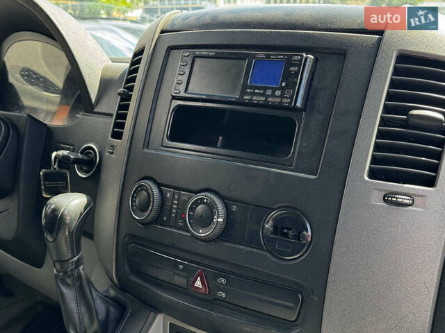 Белый Мерседес Sprinter, объемом двигателя 2.2 л и пробегом 490 тыс. км за 10430 $, фото 12 на Automoto.ua