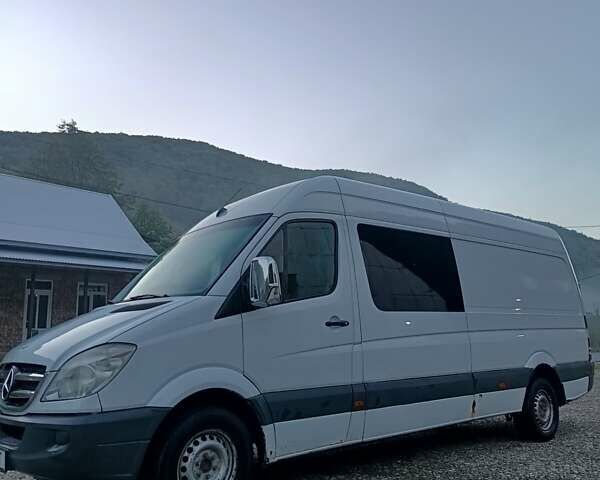 Белый Мерседес Sprinter, объемом двигателя 2.15 л и пробегом 360 тыс. км за 8500 $, фото 74 на Automoto.ua