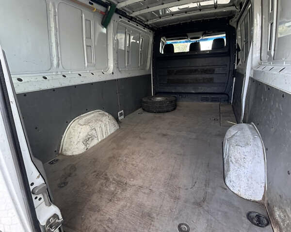 Белый Мерседес Sprinter, объемом двигателя 2.1 л и пробегом 317 тыс. км за 12000 $, фото 13 на Automoto.ua