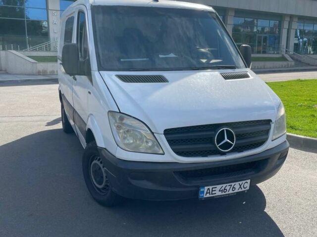 Белый Мерседес Sprinter, объемом двигателя 2.1 л и пробегом 608 тыс. км за 9200 $, фото 1 на Automoto.ua