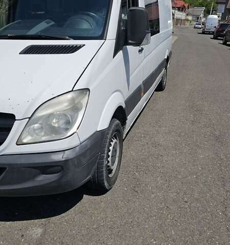 Белый Мерседес Sprinter, объемом двигателя 2.2 л и пробегом 360 тыс. км за 9100 $, фото 9 на Automoto.ua