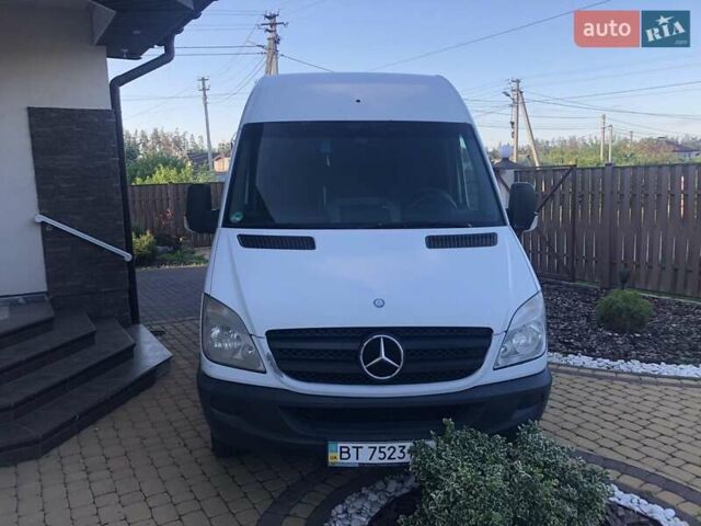 Белый Мерседес Sprinter, объемом двигателя 2.1 л и пробегом 450 тыс. км за 9000 $, фото 5 на Automoto.ua
