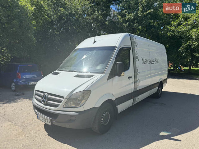 Белый Мерседес Sprinter, объемом двигателя 2.1 л и пробегом 637 тыс. км за 10500 $, фото 5 на Automoto.ua