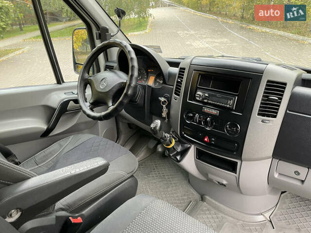 Белый Мерседес Sprinter, объемом двигателя 2.2 л и пробегом 350 тыс. км за 10999 $, фото 27 на Automoto.ua