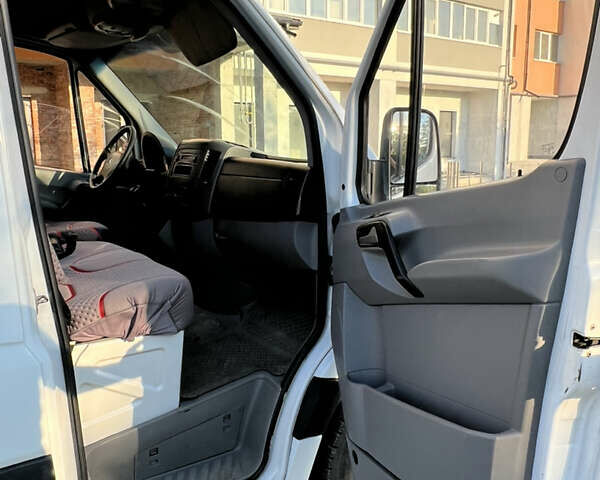 Білий Мерседес Sprinter, об'ємом двигуна 2.15 л та пробігом 435 тис. км за 10500 $, фото 9 на Automoto.ua