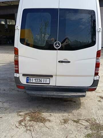 Белый Мерседес Sprinter, объемом двигателя 2.1 л и пробегом 300 тыс. км за 12550 $, фото 12 на Automoto.ua
