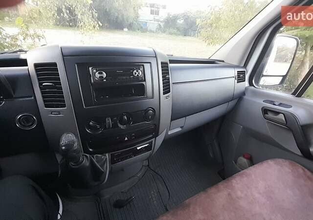 Белый Мерседес Sprinter, объемом двигателя 2.2 л и пробегом 162 тыс. км за 24000 $, фото 4 на Automoto.ua