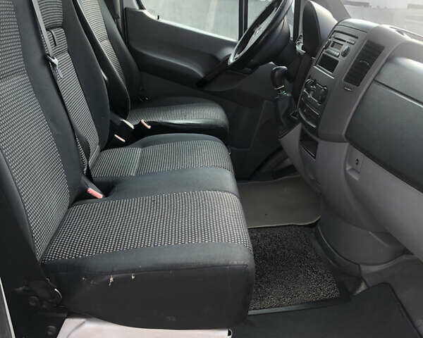 Белый Мерседес Sprinter, объемом двигателя 2.15 л и пробегом 504 тыс. км за 10800 $, фото 11 на Automoto.ua